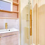 Bright 2 Bedrooms & Air Conditioning 17 *