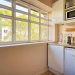 Bright 2 Bedrooms & Air Conditioning 17 Διαμέρισμα