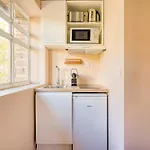 Bright 2 Bedrooms & Air Conditioning 17 Διαμέρισμα