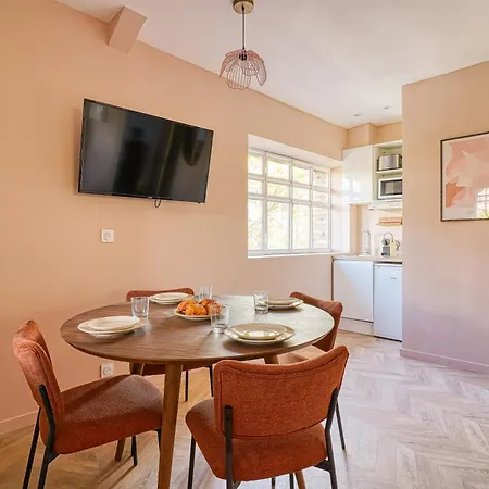 شقة Bright 2 Bedrooms & Air Conditioning 17