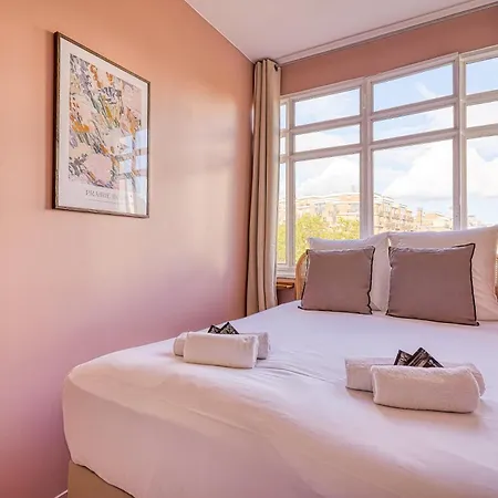 Apartment Bright 2 Bedrooms & Air Conditioning 17