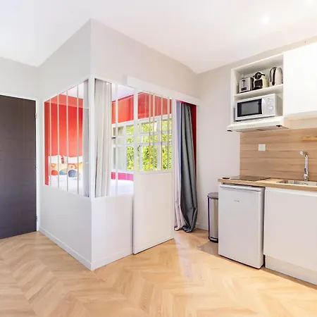 Bright 2 Bedrooms & Air Conditioning 17