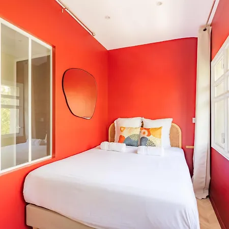 Bright 2 Bedrooms & Air Conditioning 17 *