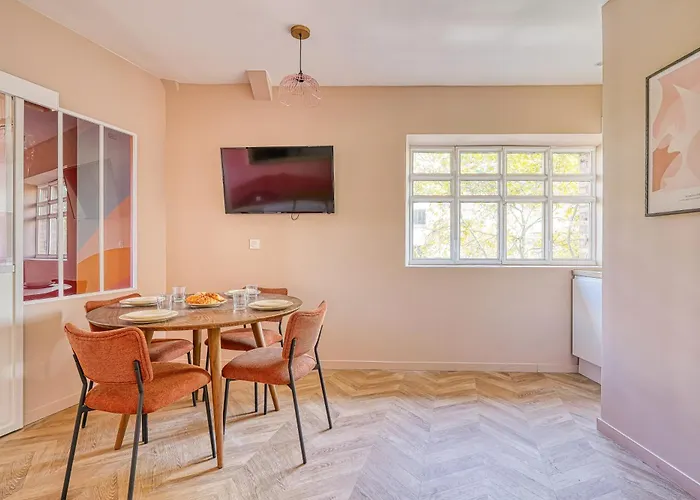 Appartement Bright 2 Bedrooms & Air Conditioning 17