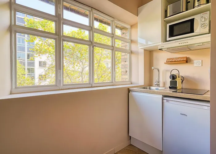 Bright 2 Bedrooms & Air Conditioning 17 Apartman