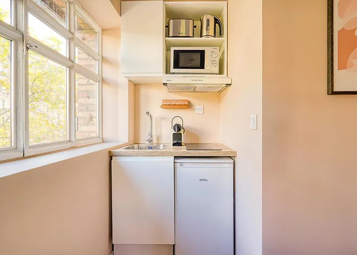 Bright 2 Bedrooms & Air Conditioning 17 Apartman