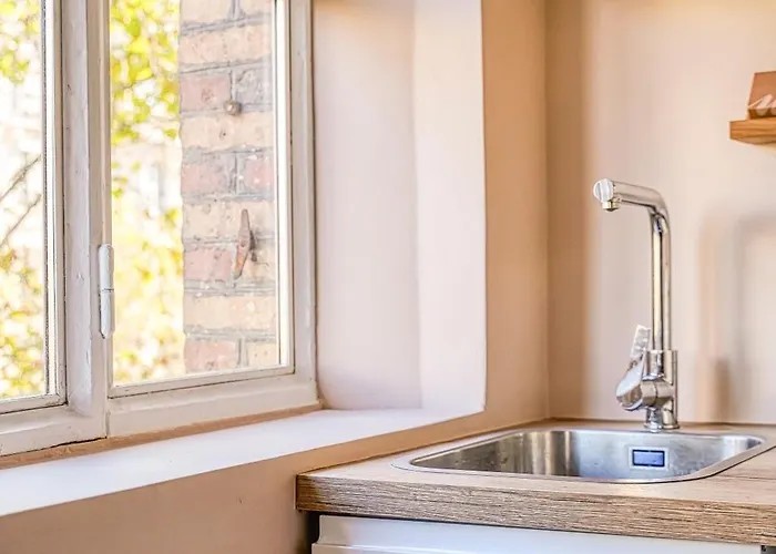 Bright 2 Bedrooms & Air Conditioning 17 Apartman *